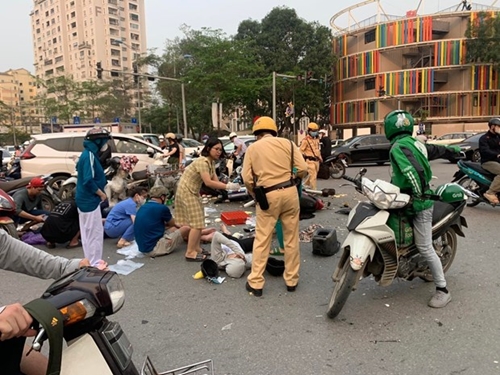 Vụ ô tô gây tai nạn liên hoàn tại Võ Chí Công, Hà Nội: Nguyên nhân do đâu?