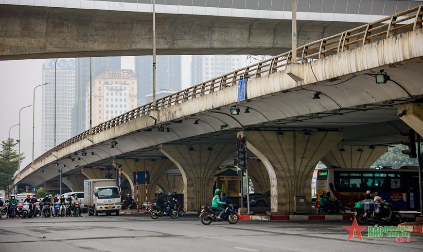 Sở Giao thông Vận tải Hà Nội đã phê duyệt phương án tổ chức lại giao thông tại nút giao Mai Dịch – Xuân Thủy sau khi thi công xong 2 cầu vượt thép. 