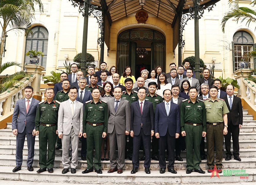 Chủ tịch nước Võ Văn Thưởng và các đại biểu dự hội nghị.