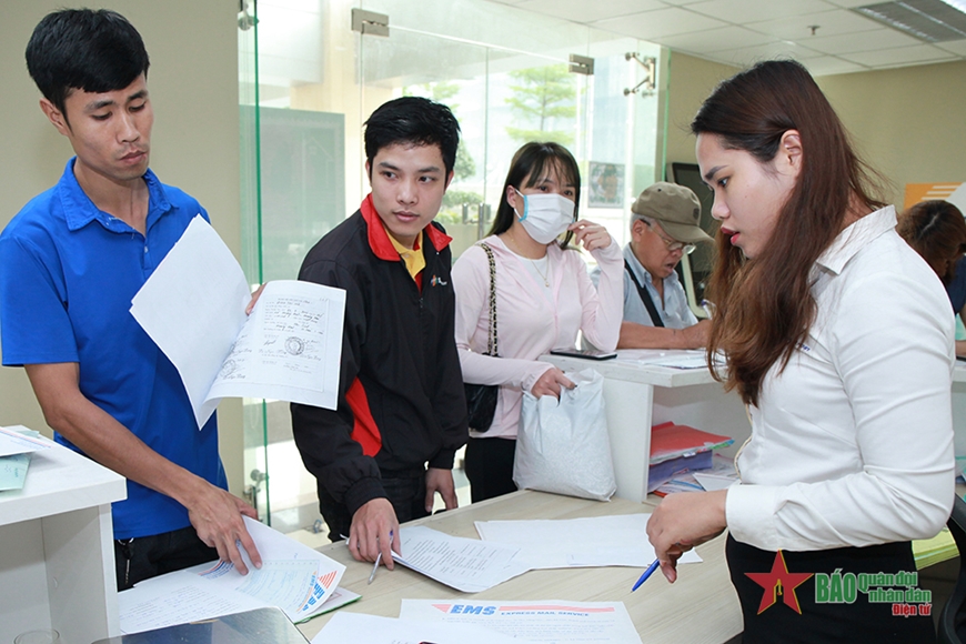 Nhanh chóng, dễ dàng và không phải chờ đợi là những gì khách hàng nhận được khi sử dụng dịch vụ này tại bưu điện. 