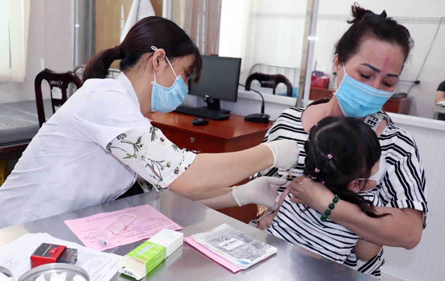 Bộ Y tế yêu cầu các địa phương khẩn trương tiêm vaccine bại liệt cho trẻ 