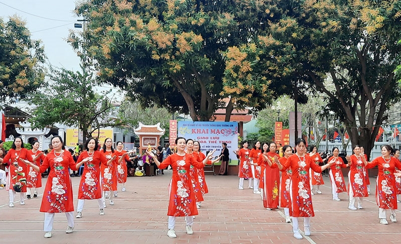 Thêm vui, khỏe khi luyện tập dân vũ