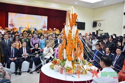 Đại sứ quán Lào tổ chức đón Tết cổ truyền Bunpimay năm 2023 tại Hà Nội