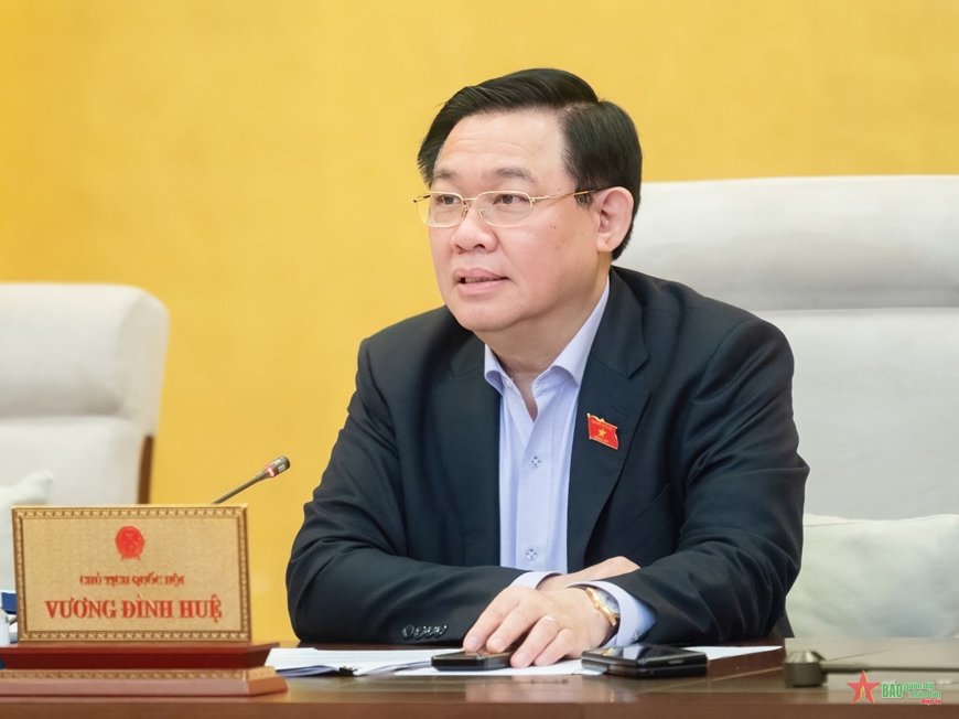  Chủ tịch Quốc hội Vương Đình Huệ phát biểu.