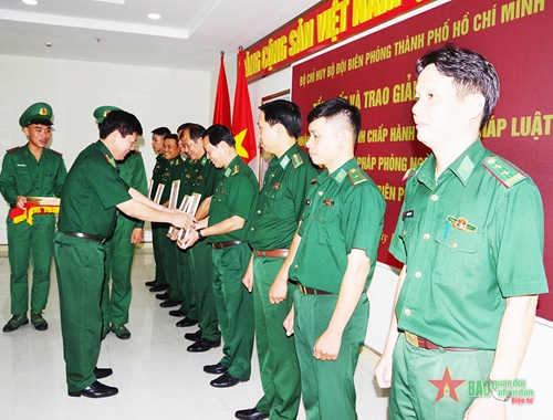 Nâng cao nhận thức về chấp hành kỷ luật, pháp luật trong Bộ đội Biên phòng TP Hồ Chí Minh