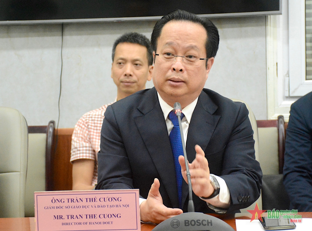 Ông Trần Thế Cương, Giám đốc Sở Giáo dục và Đào tạo Hà Nội phát biểu tại buổi làm việc.