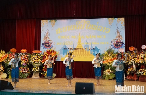 Thư chúc mừng năm mới Lào và Campuchia
