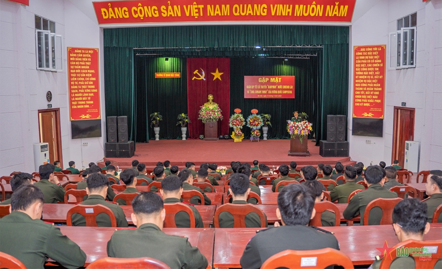  Quang cảnh buổi lễ.