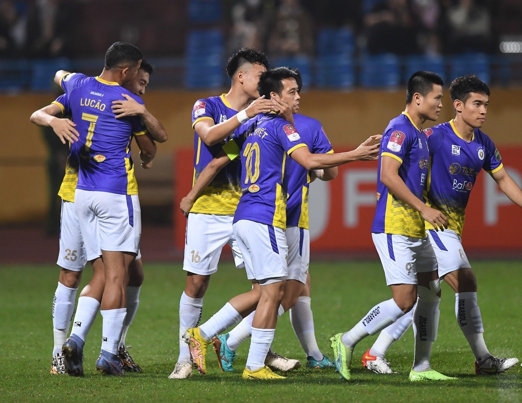 Văn Quyết lập cú đúp, Hà Nội FC trở lại ngôi đầu V-League 2023