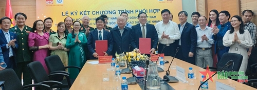 Ký kết chương trình phối hợp giữa Hội Quân dân y Việt Nam và Hội Đông y Việt Nam