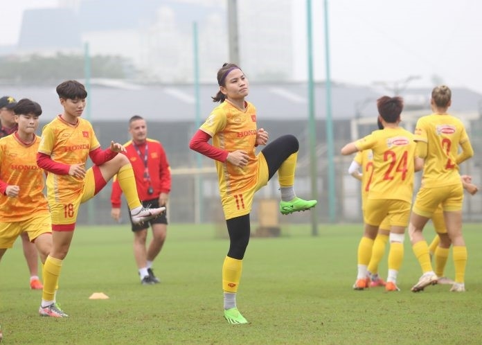 Tuyển nữ Việt Nam tập luyện chuẩn bị cho SEA Games 32. Ảnh: VFF