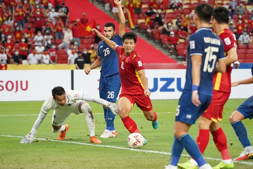 Tuyển Việt Nam không thể bảo vệ chức vô địch AFF Cup sau khi dừng bước trước Thái Lan ở bán kết. Ảnh: Getty 