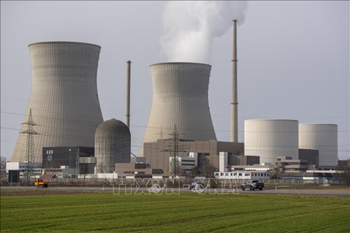 Đức đóng cửa tất cả nhà máy điện hạt nhân