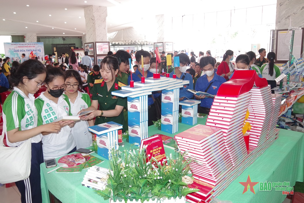 Nhiều hoạt động thiết thực hưởng ứng ngày sách và văn hóa đọc ở Quân khu 9