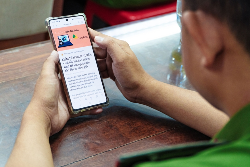 Công an quận 12 luôn chủ động đăng tải thông tin để người dân cập nhật tình hình an ninh địa bàn. 