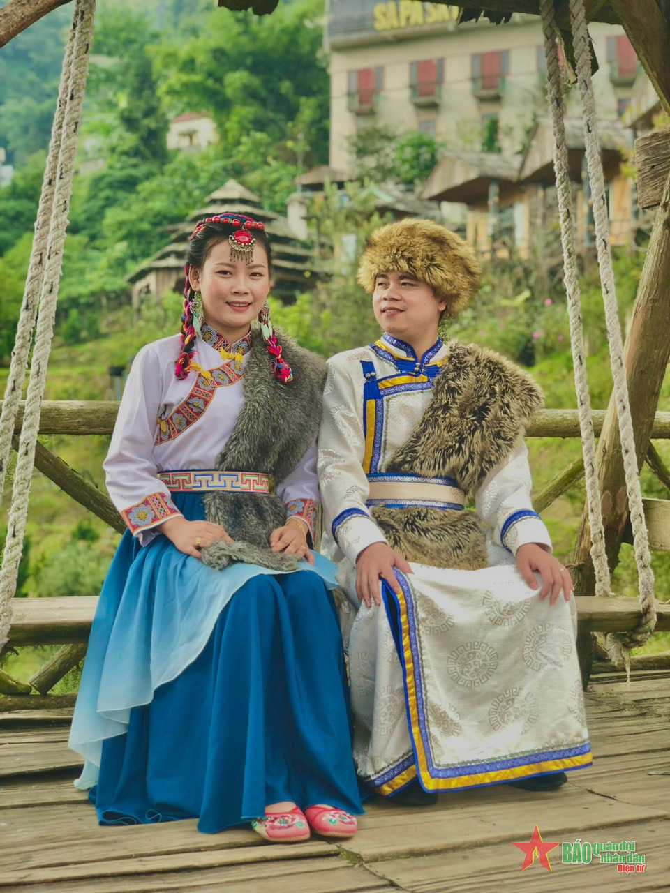 Cần quản lý nghiêm trang phục Mông Cổ ngập tràn ở Sa Pa 