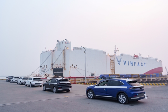 VinFast chính thức xuất cảng lô xe VF 8 thứ hai gồm 1.879 chiếc tới Mỹ và Canada. 