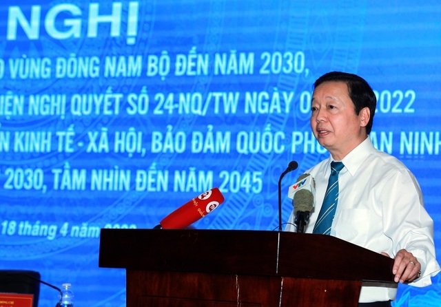 Phó thủ tướng Trần Hồng Hà phát biểu tại Hội nghị. 