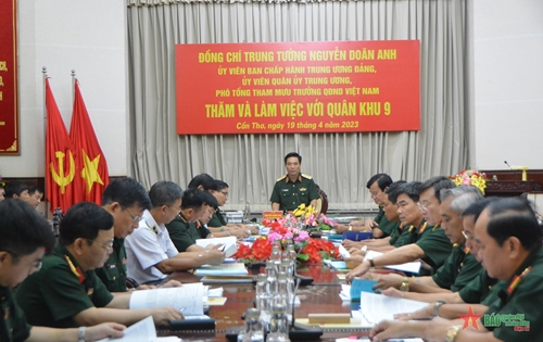 Trung tướng Nguyễn Doãn Anh thăm và làm việc với Quân khu 9
