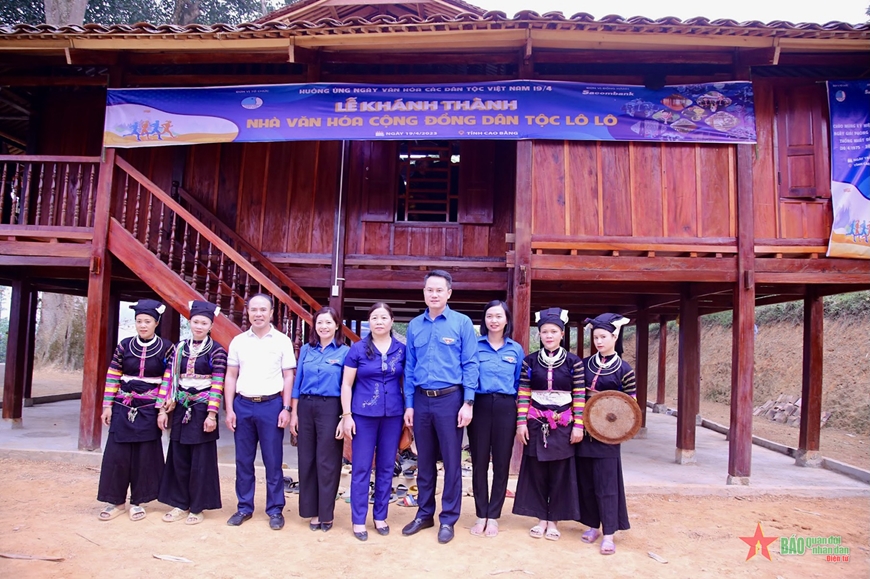 Khánh thành Nhà văn hóa cộng đồng đồng bào dân tộc Lô Lô tại Cao Bằng. 
