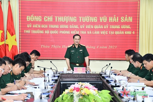 Thượng tướng Vũ Hải Sản kiểm tra kết quả thực hiện nhiệm vụ quân sự, quốc phòng tại Quân khu 4