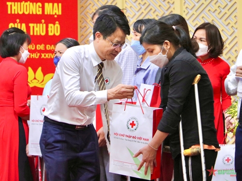 Nhiều hoạt động hỗ trợ người yếu thế tại Hà Nội trong Tháng Nhân đạo 2023