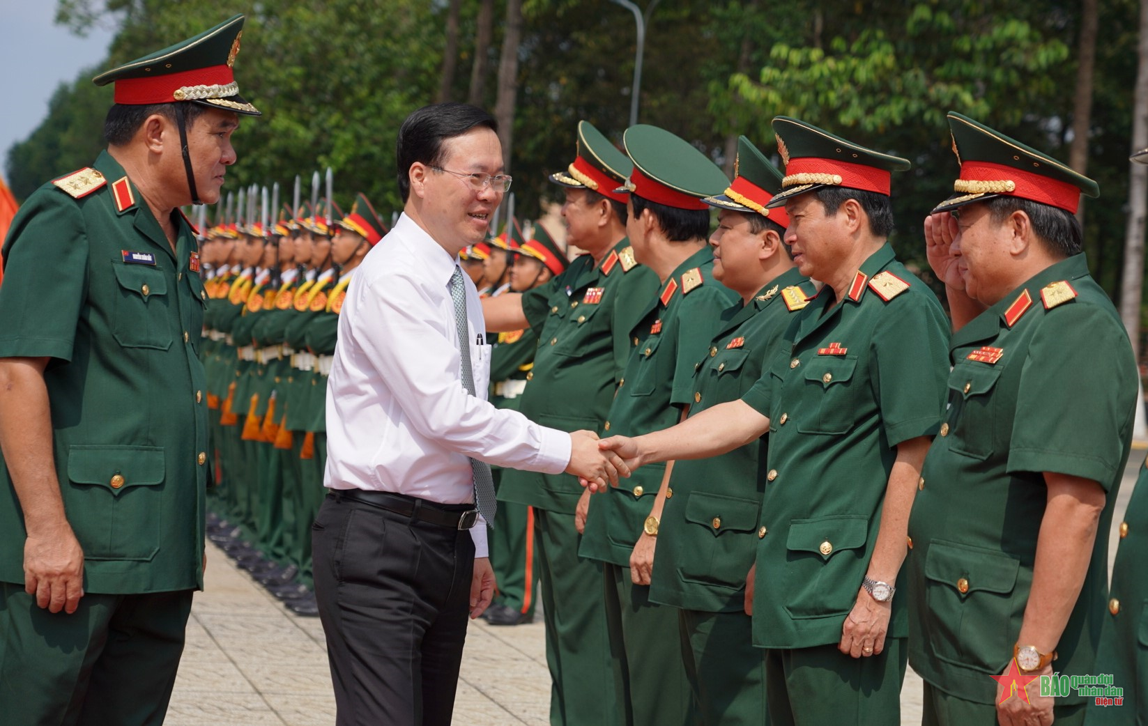 Chủ tịch nước Võ Văn Thưởng thăm và làm việc tại Quân khu 9