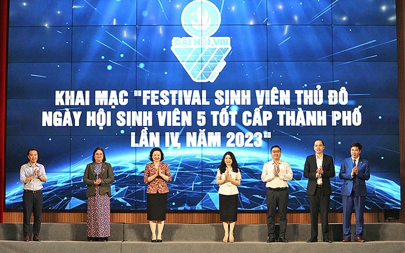 Đại diện các bộ, ban, ngành, đoàn thể khởi động các chương trình trong khuôn khổ Festival. 