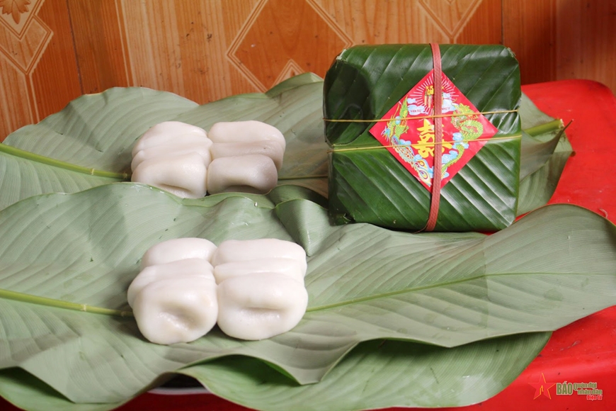 Bánh giầy Quán Gánh thức quà dẻo thơm nức tiếng Hà Thành