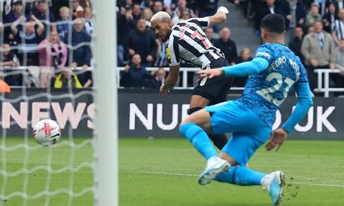 Kết quả Ngoại hạng Anh: Hủy diệt Tottenham 6-1, Newcastle vào tốp 3