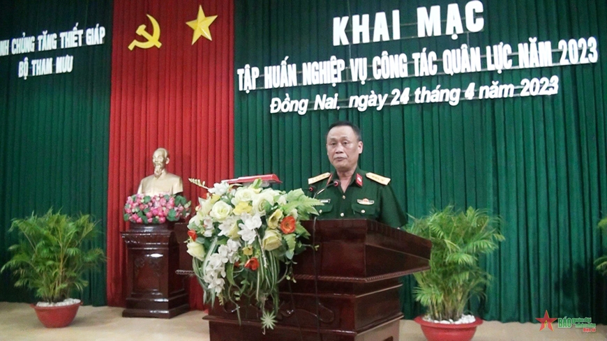 Đại tá Nguyễn Văn Hướng, Phó tham mưu trưởng Binh chủng Tăng thiết giáp phát biểu chỉ đạo hội nghị. 