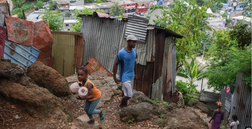  Người nhập cư trái phép sống trong các khu ổ chuột ở Mayotte. Ảnh: AFP