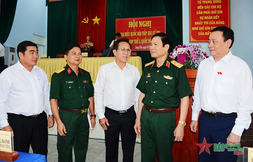 Thượng tướng Nguyễn Tân Cương tiếp xúc cử tri tại huyện Dầu Tiếng, tỉnh Bình Dương