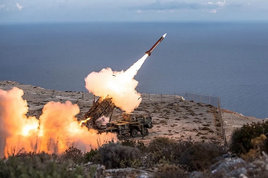 Một hệ thống tên lửa Patriot PAC-3 khai hỏa. Ảnh: Military Leak 