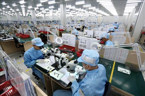 Việt Nam “hưởng lợi chính” từ xu hướng dịch chuyển chuỗi cung ứng sản xuất