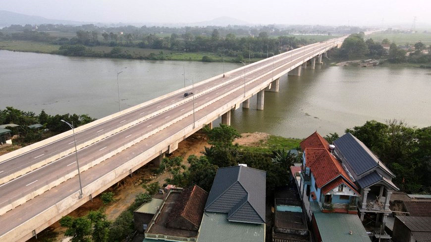 Cao tốc Mai Sơn-Quốc lộ 45 gấp rút hoàn thiện trước kỳ nghỉ lễ 30-4