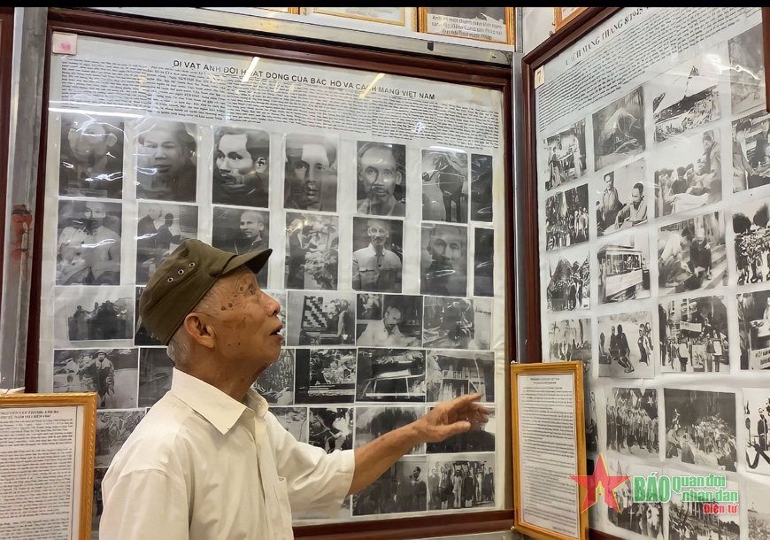 Ông Trần Văn Cao như một nhân viên Bảo tàng Hồ Chí Minh. 