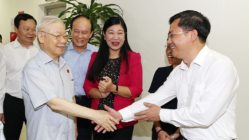 Tổng Bí thư Nguyễn Phú Trọng và các đại biểu Quốc hội tiếp xúc cử tri tại quận Đống Đa, Hà Nội, tháng 11-2022. Ảnh: TRÍ DŨNG 
