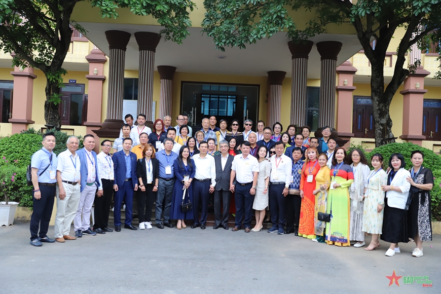  Đoàn kiều bào thăm huyện Thanh Thủy, tỉnh Phú Thọ.