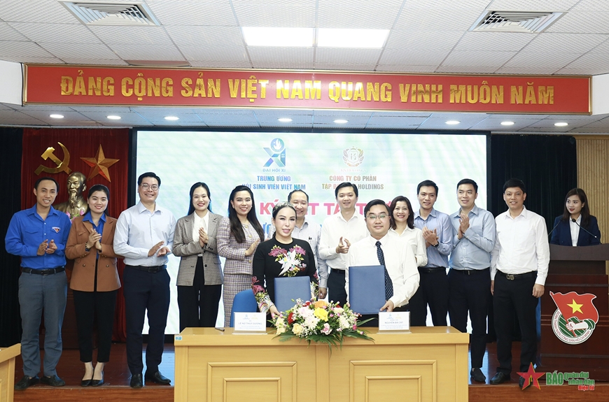 Lễ ký kết phối hợp giữa Trung ương Hội Sinh viên Việt Nam với Công ty Cổ phần Tập đoàn KN Holdings về triển khai chương trình “Nhà vệ sinh cho em” năm 2023. 