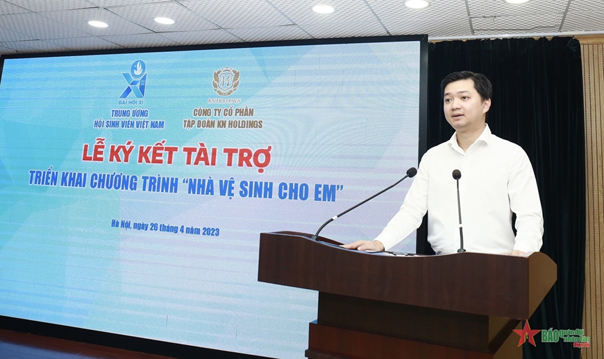 Bí thư Trung ương Đoàn, Chủ tịch Trung ương Hội Sinh viên Việt Nam Nguyễn Minh Triết phát biểu tại lễ ký kết. 