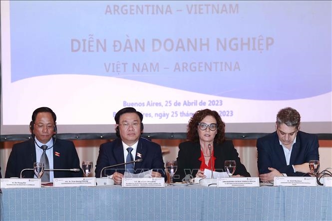 Chủ tịch Quốc hội Vương Đình Huệ dự Diễn đàn doanh nghiệp Việt Nam - Argentina. Ảnh: TTXVN. 