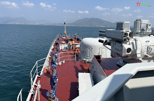 Tàu 015-Trần Hưng Đạo lên đường tham gia các hoạt động đa phương quốc tế tại Singapore và Philippines