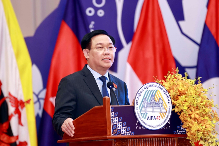 Chủ tịch Quốc hội Vương Đình Huệ phát biểu tại Đại hội đồng Liên nghị viện Hiệp hội các quốc gia Đông Nam Á lần thứ 43 (AIPA-43). Ảnh: quochoi.vn 