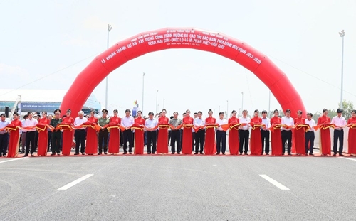 Thủ tướng Phạm Minh Chính dự lễ khánh thành hai dự án thành phần trên tuyến cao tốc Bắc - Nam