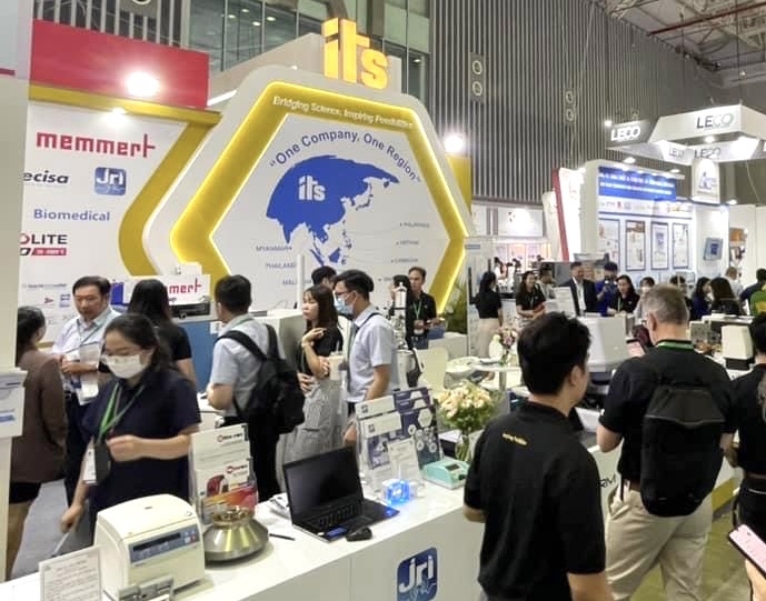 Analytica Vietnam 2023 thu hút đông đảo đại diện các cơ sở y tế, phân tích, xét nghiệm ở TP Hồ Chí Minh đến tham quan, tìm hiểu. 