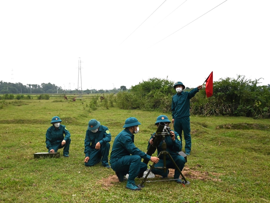 Khẩu đội cối 82 của huyện Gia Lâm huấn luyện chuyên ngành.  