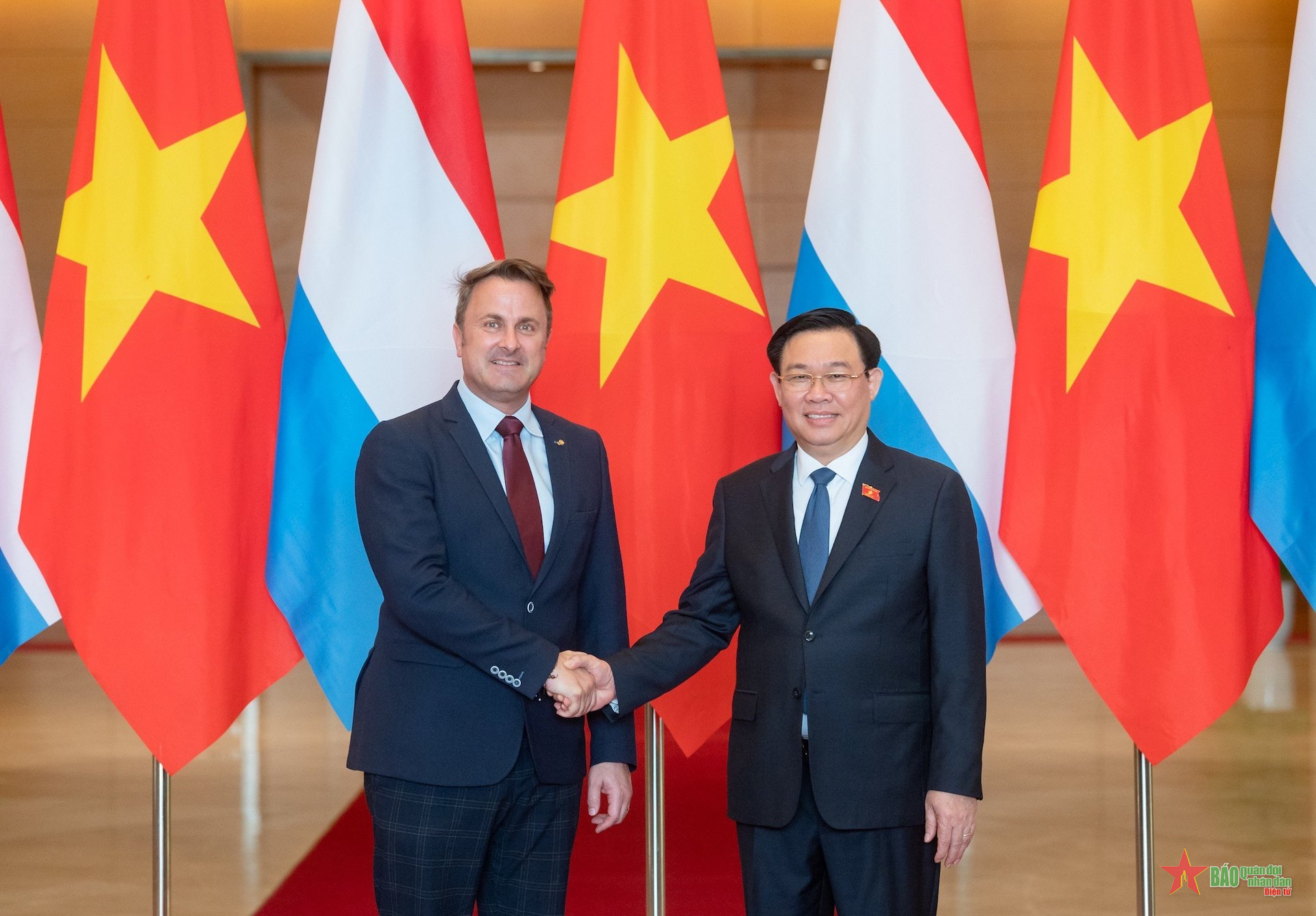 Chủ tịch Quốc hội Vương Đình Huệ hội kiến Thủ tướng Luxembourg Xavier Bettel