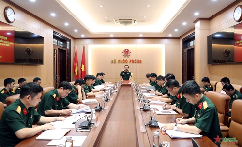 Thượng tướng Lê Huy Vịnh kiểm tra hoạt động Cổng dịch vụ công Bộ Quốc phòng