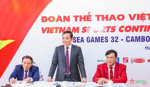 Phó thủ tướng Trần Lưu Quang thăm, động viên tinh thần thi đấu của Đoàn thể thao Việt Nam 
